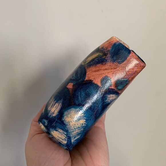 Chic Handsewn Genuine Leather Castle Shaped Kisslock Coin Purse & Chain - Picture 14 of 15